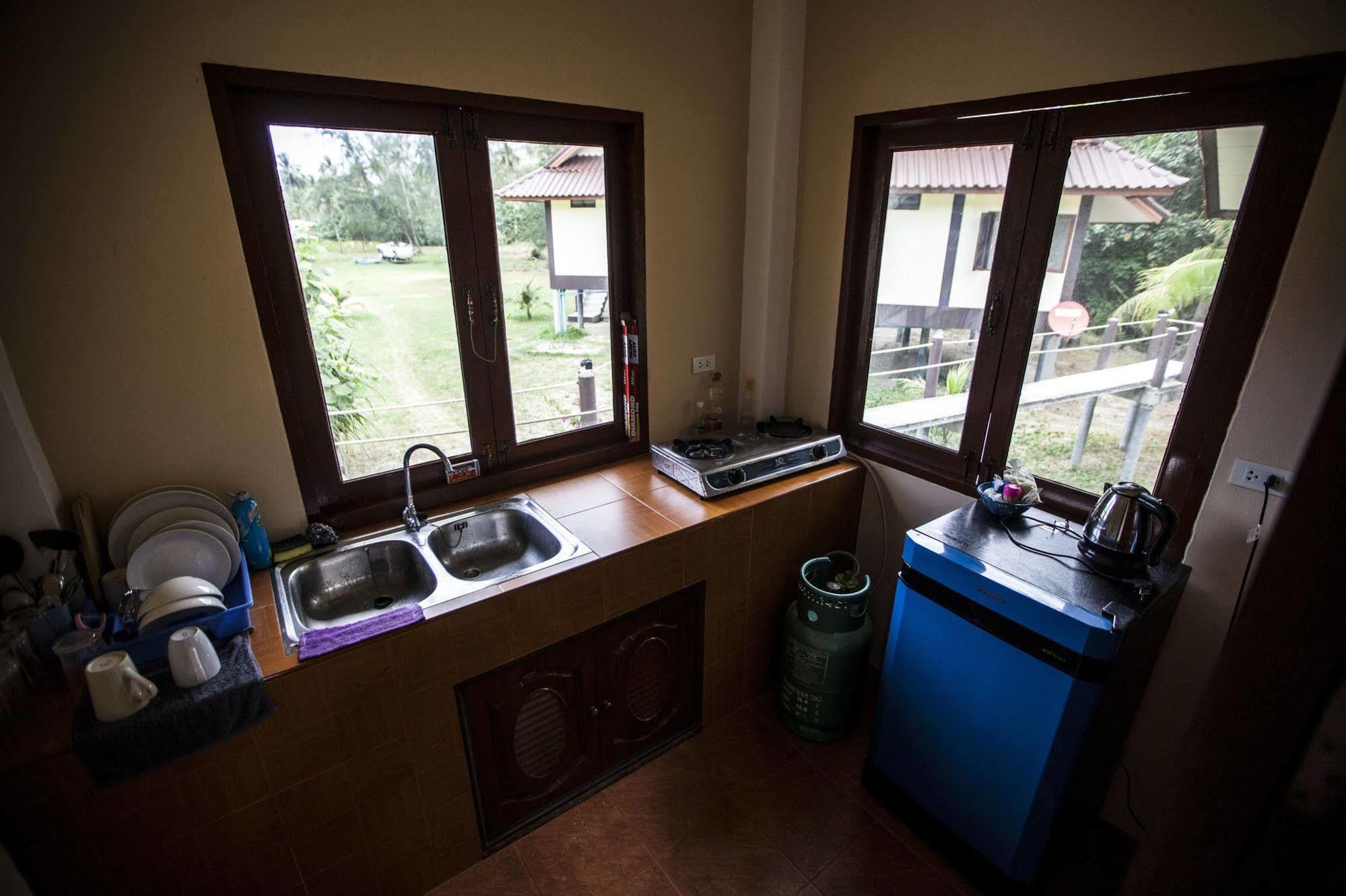 Hin Bhai Resort Chaloklum Exterior photo