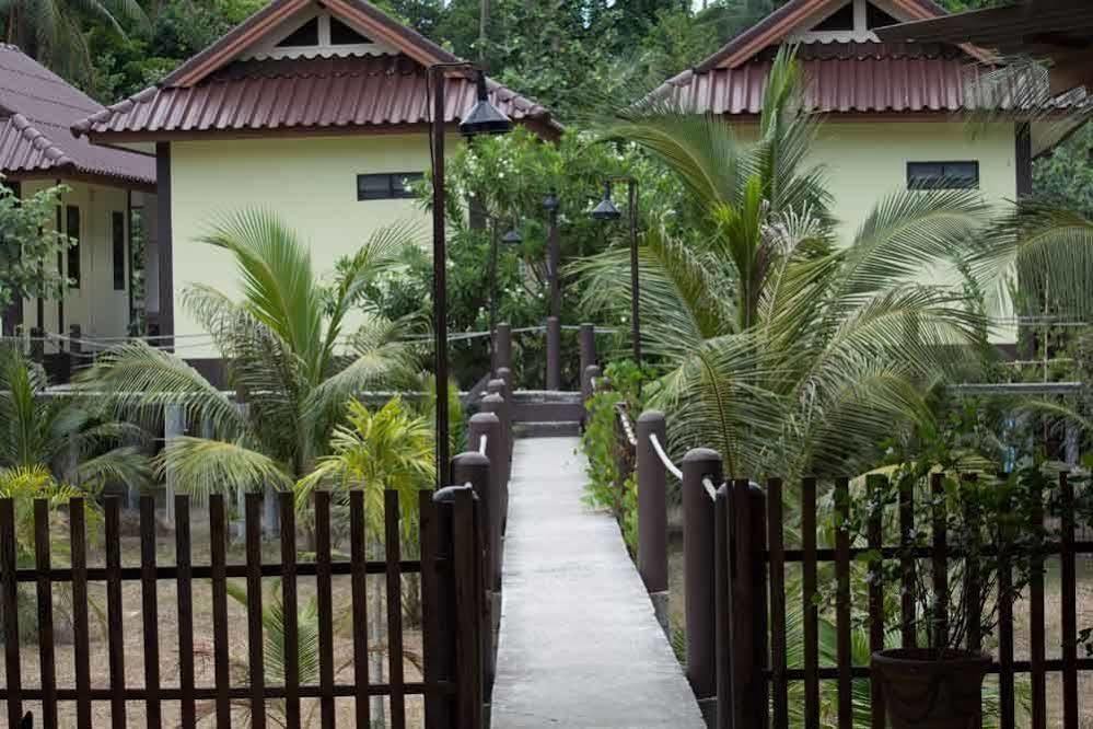 Hin Bhai Resort Chaloklum Exterior photo